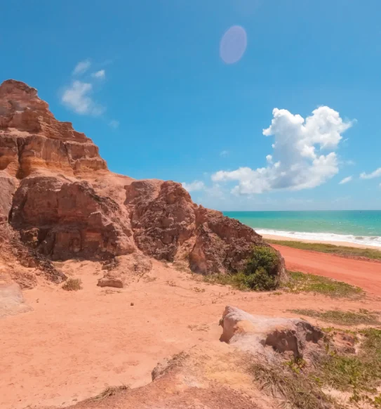 falesias-coloridas-proximas-a-praia-do-gunga Roteiro Maceió